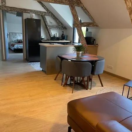 Les Bulles Blanches Apartment *